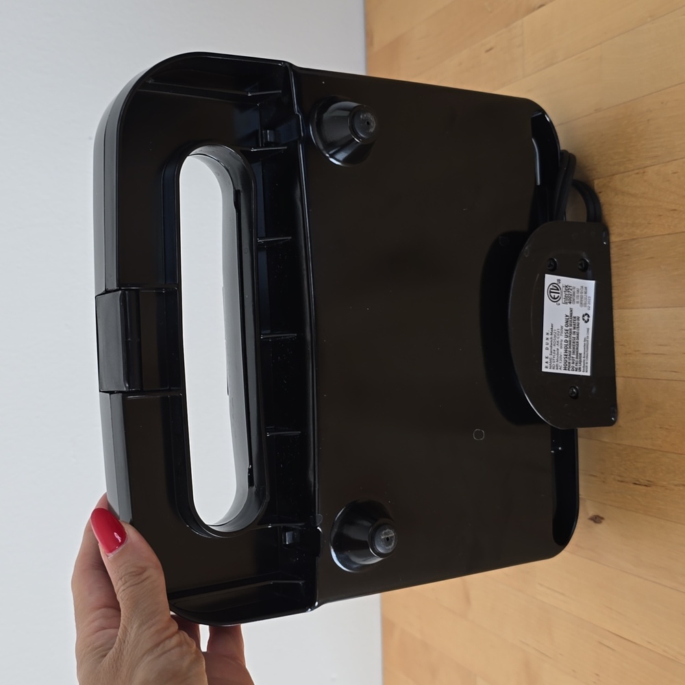 Rae Dunn Portable Sandwich Maker - Non-Stick Plates - Picture 8 of 10